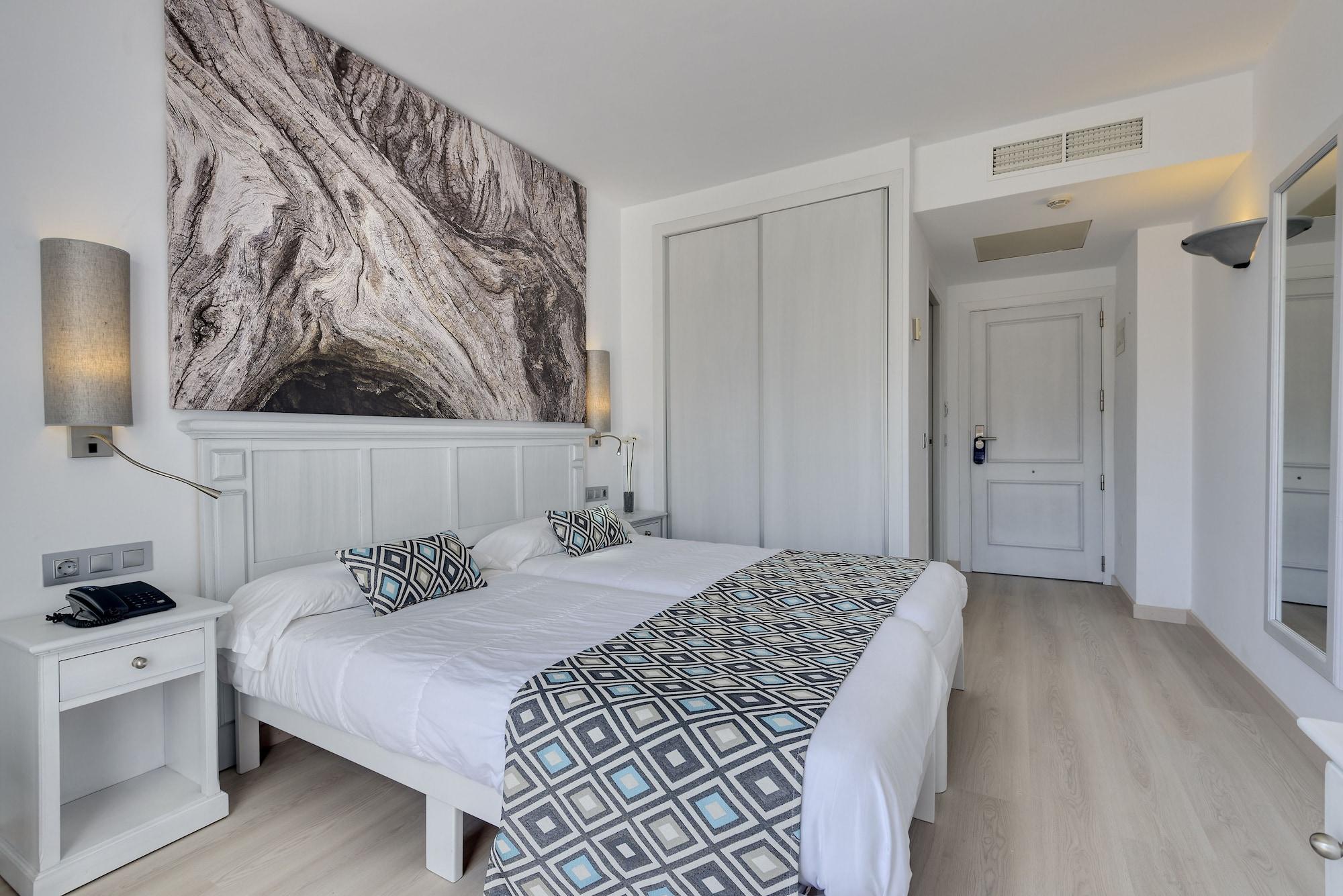 Cala Millor Garden Hotel - Adults Only ภายนอก รูปภาพ